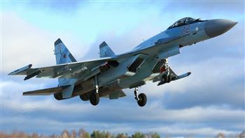مقاتلة "سو-30" روسية تعترض طائرة استطلاع أمريكية