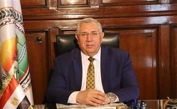 وزير الزراعة يتفقد مشروعات منطقة توشكى