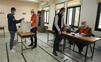 الفلسطينيون يصوتون في انتخابات محلية في الضفة الغربية