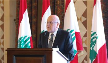 رئيس الوزراء اللبناني يؤكد أن الاتصالات مستمرة لإيجاد حل للوضع الحكومي