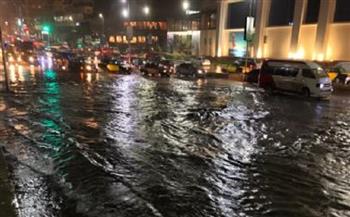 محافظ الإسكندرية يتابع أعمال كسح تجمعات مياه الأمطار وسيولة الحركة المرورية
