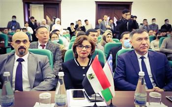سفيرة مصر تشارك في الاحتفال باليوم العالمي للغة العربية بأوزبكستان