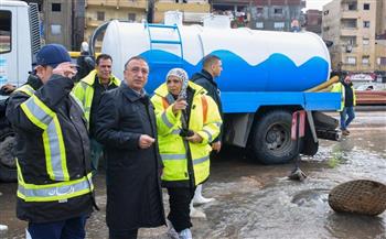 محافظ الإسكندرية يتابع أعمال كسح مياه الأمطار وتداعيات الطقس السيئ