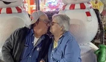 ضرب الإعصار منزلهما.. مسنان يفارقان الحياة متماسكي الأيدي بعد 56 عاما من الزواج