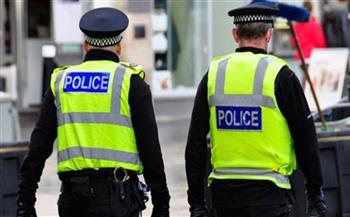 الشرطة البريطانية تستخدم الهراوات في تفريق المحتجين على قيود كورونا