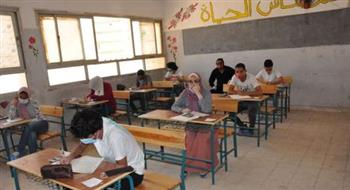 أخبار التعليم في مصر اليوم.. حقيقة تأجيل امتحانات منتصف العام الدراسي