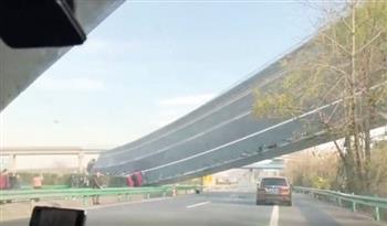 كارثة في الصين.. لحظة انهيار جسر تسبب في وقوع وفيات وإصابات (فيديو)