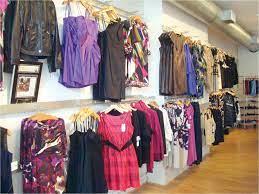 ضبط صاحب مخزن غير مرخص بـ كميات من الملابس الجاهزة بالجمالية