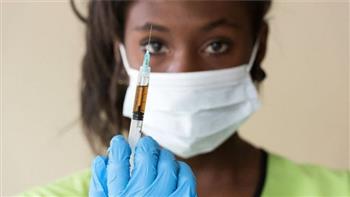 جنوب أفريقيا تبدأ غدًا تطعيم مواطنيها بجرعات معززة