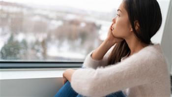 باحثون أمريكيون يقدمون نصائح لمحاربة الاكتئاب الموسمي في ظل استمرار تفشي "كورونا"