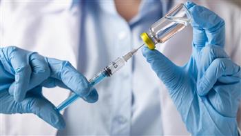 أخصائي مناعة روسى يحدد الفترة المثلى لإعادة التطعيم للوقاية من "أوميكرون"