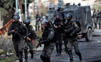 قوات الاحتلال تعتقل 14 فلسطينيًا من الضفة 
