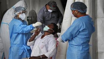 تشديد القيود في العاصمة الهندية وسط ارتفاع الإصابات بفيروس كورونا