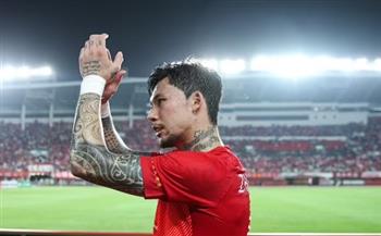 غضب رواد السوشيال ميديا لإجبار لاعبي المنتخب الصيني على «إزالة الوشم»