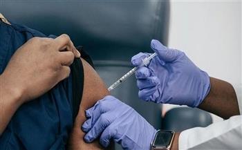 "فاينانشيال تايمز" : جنوب إفريقيا تدرس جعل اللقاح إلزاميا 