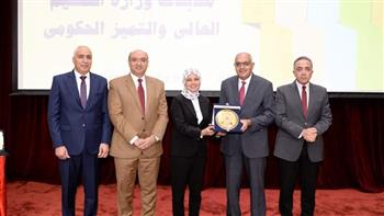 تكريم فريق عمل جائزة مصر للتميز الحكومي من جامعة المنصورة