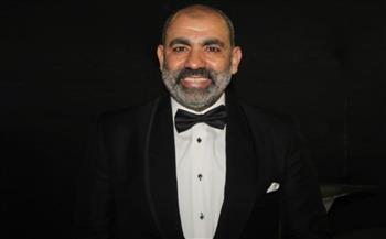 محسن منصور ينتهي من «فيلم تجاري» ويواصل «القاتل الذي أحبني»