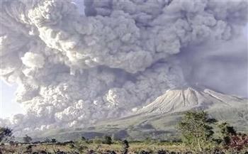 الرئيس الإندونيسي: إعادة إعمار المناطق المتضررة جراء ثوران بركان "سيميرو" 