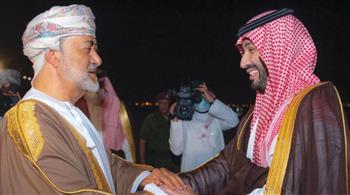 سلطان عمان يبحث مع ولي العهد السعودي تعزيز التعاون المشترك في مختلف المجالات