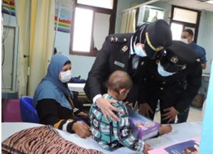قوافل شرطية لزيارة دور الأيتام للاحتفال باليوم العالمي لحقوق الإنسان
