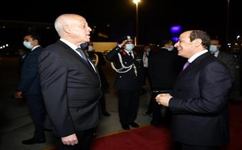 الرئيس السيسى يودع ضيفه الرئيس التونسي قيس سعيد بمطار القاهرة