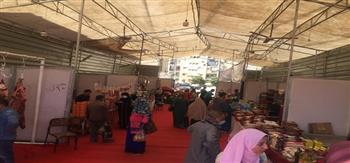«دار الهلال»  ترصد أسعار السلع الغذائية بمعارض «أهلاً رمضان» بسوهاج