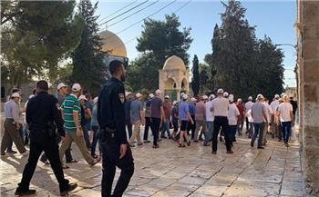 185مستوطنا يقتحمون المسجد الأقصي المبارك تحت حماية شرطة الاحتلال