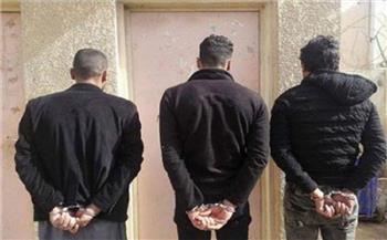 سقوط عصابة بتهمة الاتجار المخدرات في الجیزة