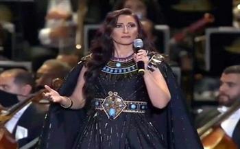 أميرة سليم تشدو بـ«ترنيمة ايزيس» أمام مومياء الملكة حتشبسوت (فيديو)