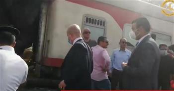 قطار طوخ| فريق «النيابة العامة» فى موقع الحادث (فيديو)