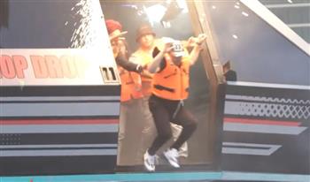 لحظة إجبار محمد هنيدي على القفز من كبسولة «الهوب دروب» (فيديو)