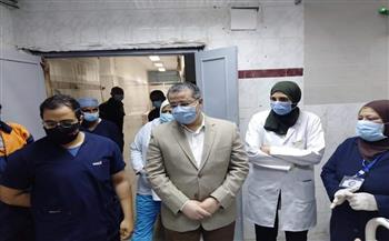 مدير «بنها الجامعي» يتفقد أقسام الجراحة والطوارئ (صور)