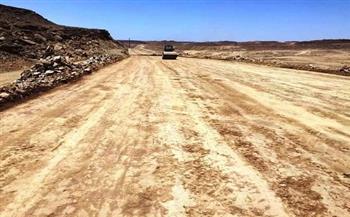 محافظ أسوان يتابع إنشاء الطريق الجديد البديل للسادات 