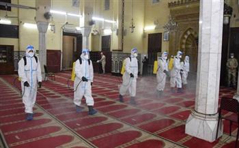 القوات المسلحة تواصل أعمال التطهير والتعقيم لعدد من المساجد الكبرى خلال شهر رمضان