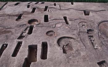  الكشف عن 110 مقابر بمنطقة كوم الخلجان بالدقهلية