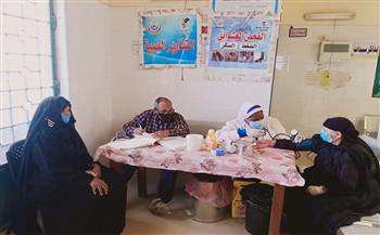 تقديم خدمات طبية بقافلة فى إحدى قرى مركز أبو قرقاص فى المنيا