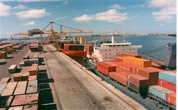 انتظام حركة  الملاحة والبضائع بميناء الإسكندرية