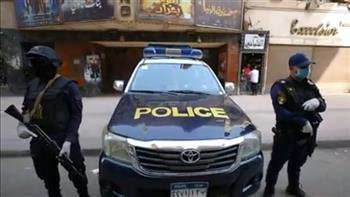 بعد التهديد.. ضابط شرطة يتصدى لمحاولة منع وقف مخالفات مكافحة كورونا فى كافيه شهير