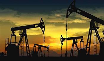 النفط يهبط عن 64 دولارا تحت ضغط من زيادة إنتاج أوبك  وإيران