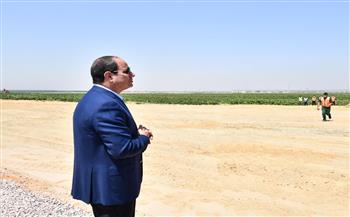 الرئيس السيسي يتفقد مشروع  مستقبل مصر  بالصحراء الغربية ويلتقى رؤساء الشركات المشتركة به (صور)