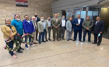 وزير الرياضة يهنئ المنتخب المصري للمصارعة خلال وصوله لمطار القاهرة 