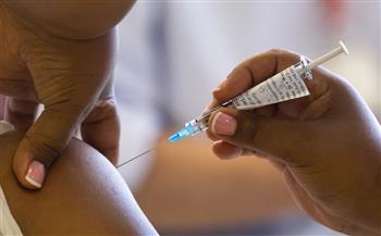 الصحة إعادة توزيع قوائم كبار السن على مراكز تطعيم كورونا لإنهاء التكدس