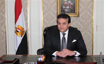 وزير التعليم العالي يصدر قرارًا بغلق كيان وهمي بالقاهرة