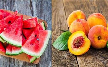 «الزراعة» تكشف حقيقة تسبب الخوخ والبطيخ في التسمم الغذائي