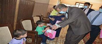 أسامة القاضى ينيب السكرتير العام لمحافظة المنيا لتقديم التهنئة للأطفال بعيد الفطر المبارك