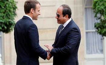 الرئيس السيسي يصل قصر الإليزيه للقاء نظيره الفرنسي