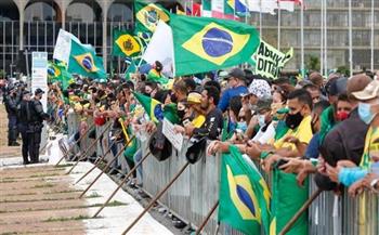 الآلاف يتظاهرون في البرازيل تأييداً لبولسونارو على الرغم من الجائحة