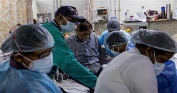 صحيفة: المملكة المتحدة ترسل 1000 جهاز تنفس إلى الهند