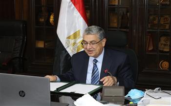 رئيس شركة كهرباء جنوب القاهرة يتلقى لقاح كورونا