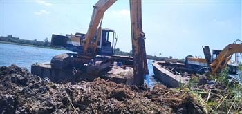 وزير الري يشهد إزالة عدة تعديات على نهر النيل (صور)